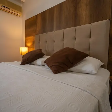Dinc Bed and Breakfast 4*